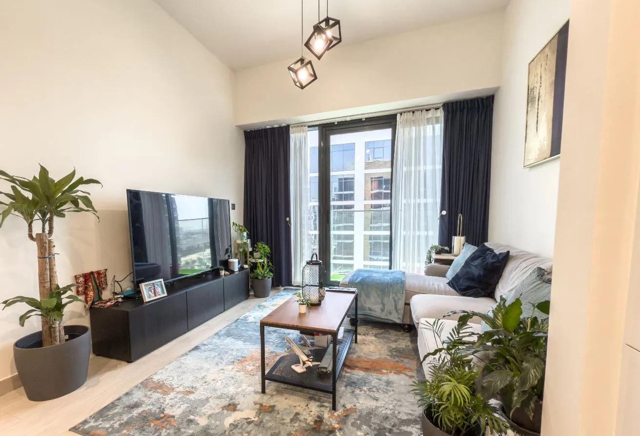 FULLY FURNISHED | WATERFRONT LIVING | URGENT SALE